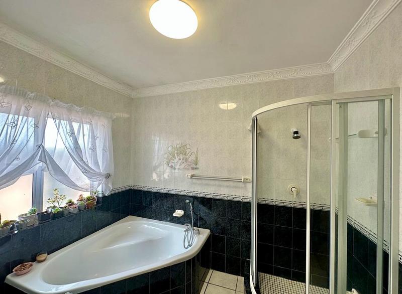 4 Bedroom Property for Sale in Stilbaai Wes Western Cape